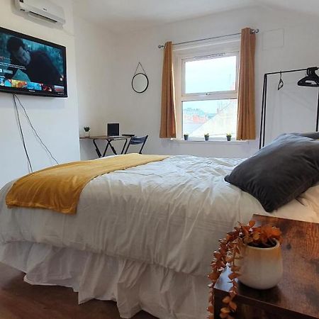 Fast Broadband, Budget Stay, Free Netflix. Cardiff Eksteriør billede