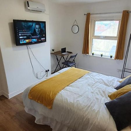Fast Broadband, Budget Stay, Free Netflix. Cardiff Eksteriør billede