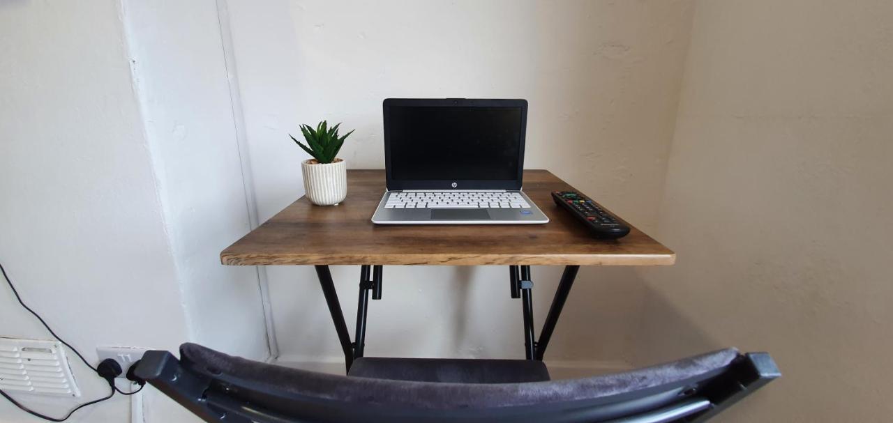 Fast Broadband, Budget Stay, Free Netflix. Cardiff Eksteriør billede