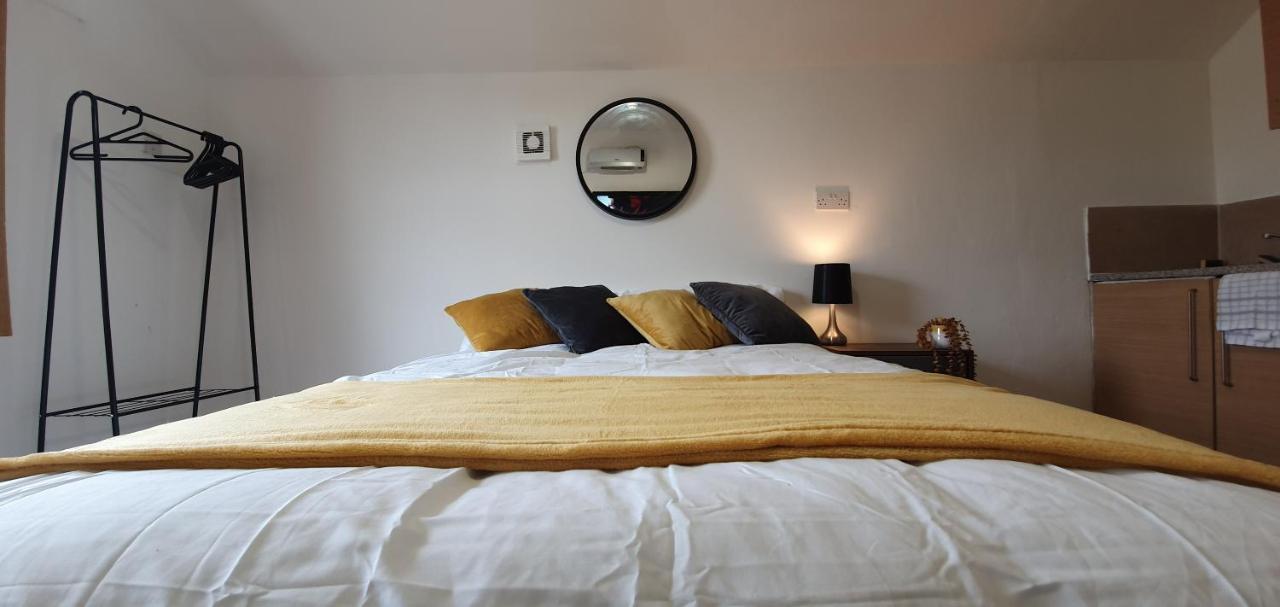 Fast Broadband, Budget Stay, Free Netflix. Cardiff Eksteriør billede